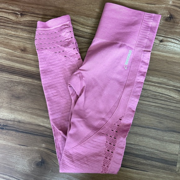 Pink cutout gymshark leggings - Picture 1 of 3